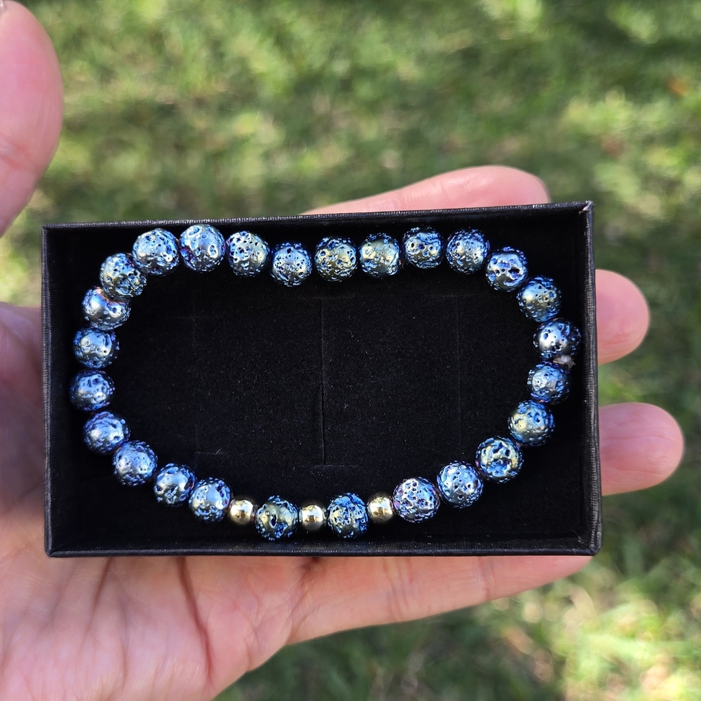 Elegant Blue and Gold Beaded Bracelet - Picture 2 of 2